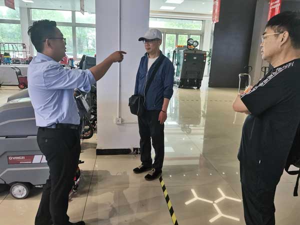 寒潮來襲！揚子清潔設(shè)備維護保養(yǎng)方式方法