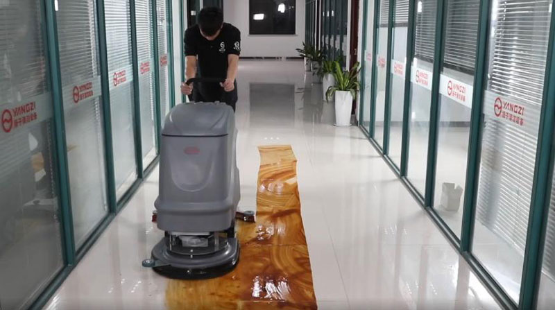 購買洗地機(jī)或掃地機(jī)時(shí)應(yīng)考慮的事項(xiàng)！