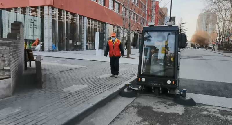 北京798藝術(shù)區(qū)使用揚子掃地機后，持續(xù)采購！