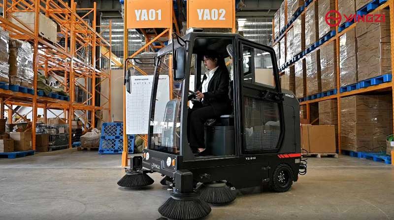 電動清掃車縮短了清掃時間，為公司節(jié)省了成本！