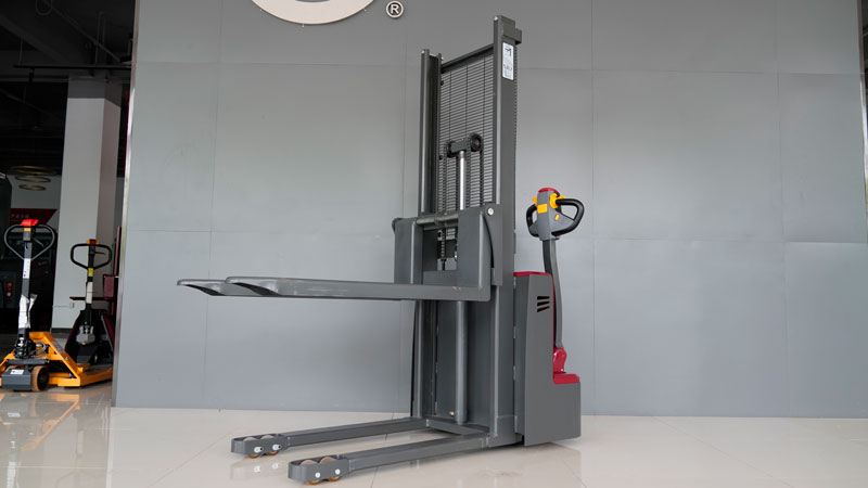 哪種叉車(chē)最適合您的倉(cāng)庫(kù)