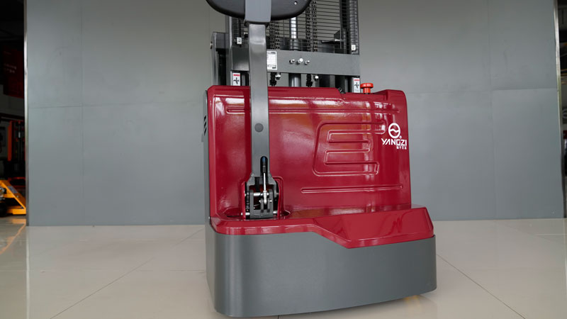 如何在磨合期保養(yǎng)電動(dòng)叉車(chē)